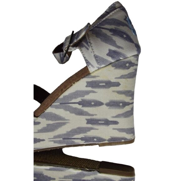 Toms Chambray Sandals 9.5 blue white canvas Peep-Toe Wedge adjustable straps - Picture 8 of 12